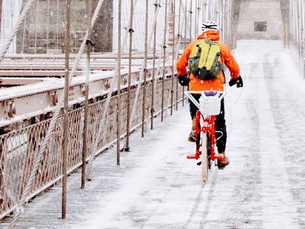 Bild vergrößern: Fahrradfahren-im-Winter-Sicherheit